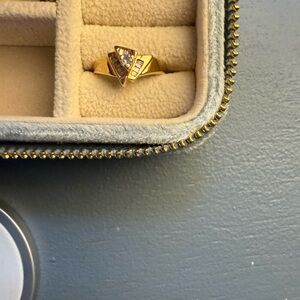 Elegant 10k gold Diamond Ring